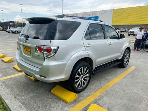 Imagen 9 de 25 de Toyota Fortuner 2.7
