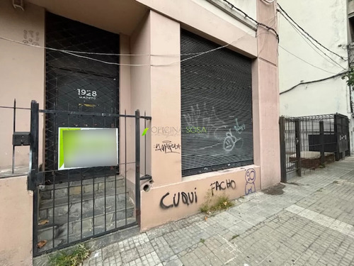 Oficina Sosa - Local Comercial En Gaboto Entre Asuncion Y Nueva York 38mts2 Con Baño