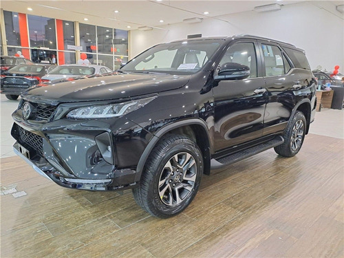 Toyota Hilux SW4 2.8 D-4D TURBO DIESEL DIAMOND 7L 4X4 AUTOMÁTICO