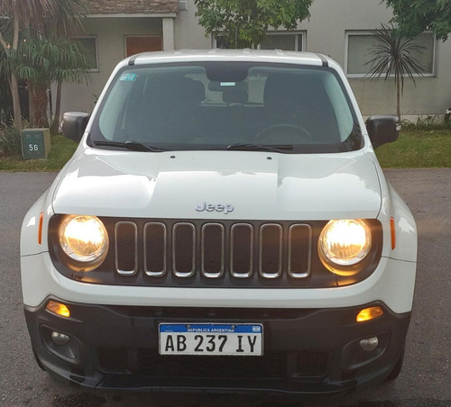 Imagen 6 de 10 de Jeep Renegade Sport 2017