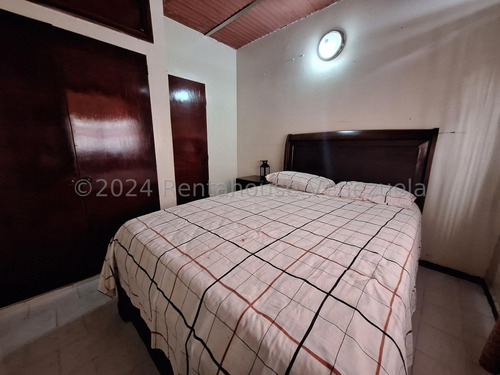 Venta De Casa En La Candelaria Maracay Aragua 25-201 Irr
