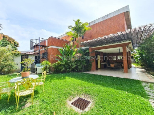 Bella Casa En Caurimare, Ubicación Privilegiada En Calle Cerrada Con Control De Acceso.  En Venta  Mls #23-21256 Francis Zeppieri