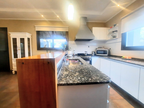 Venta Casa 4 Ambientes En La Concepción