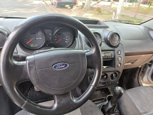 Imagen 1 de 12 de Ford Fiesta Max Ambiente Plus 