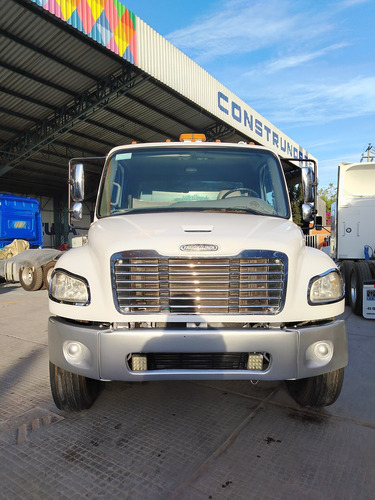 Freightliner M2 Torton