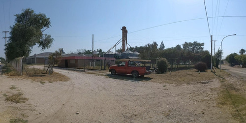 Imagen 2 de 12 de Galpón De 1.600m2 En Terreno De 9.000m2 Y 4 Silos