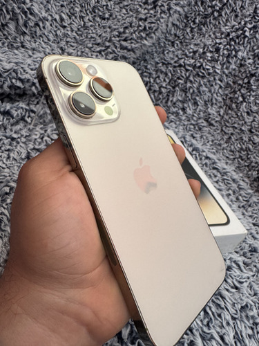 Apple iPhone 14 Pro Max (128 Gb) - Color Oro Seminuevo/ Bandeja Para Sim. (Usado)