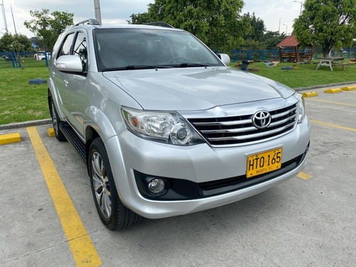 Imagen 12 de 25 de Toyota Fortuner 2.7