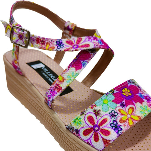 Imagen 7 de 9 de Huarache Plataforma Tiras Yute Y Flores Para Un Look Ligero