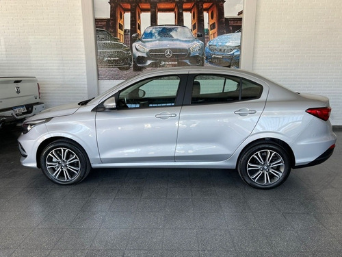 Imagen 2 de 15 de Fiat Cronos 2021 1.8 16v Precision Pack Premium
