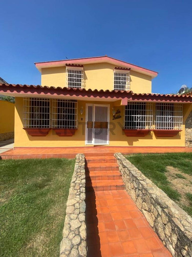 Century21 Guataparo Bienes Raices Vende Casa En Urb La Viña