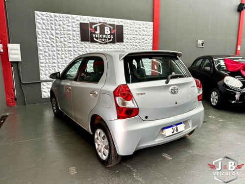 Toyota Etios 1.5 XS 16V FLEX 4P MANUAL