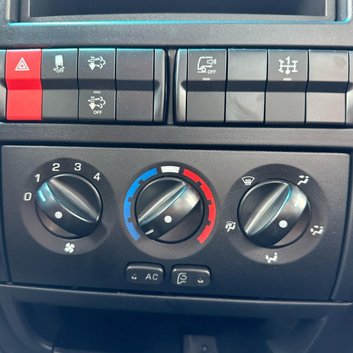 Mercedes Accelo 1017 Ano 2025 Zero Km 4x2= 1016 10160 111.80