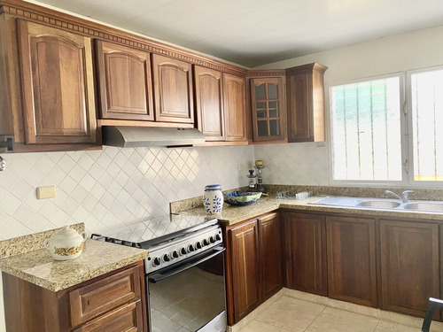 Casa En Venta En Cerros De Altos De Arroyo Hondo Lll De 4 Habitaciones