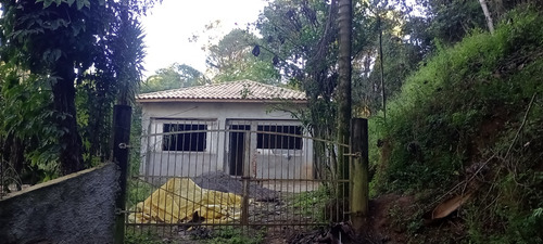 Casa 85 M2 Com Terreno De 10.691 M2.