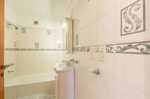 Imagen 26 de 30 de Venta Casa 4 Amb Cochera-patio-bal/terraza-parrill