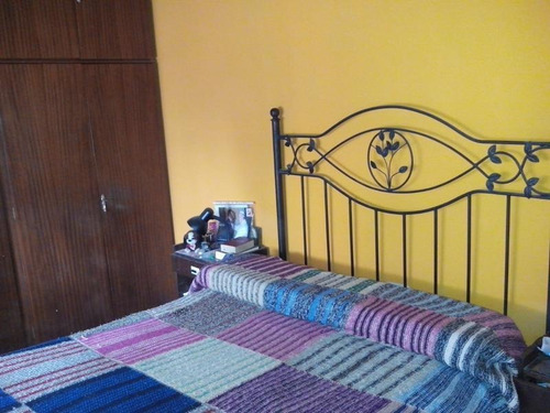 Imagen 16 de 19 de Casa Apta Para Dos Familias Con Garaje Y Fondo Libre.