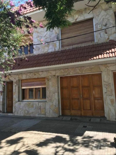 Casa De 3 Dormitorios En Alquiler