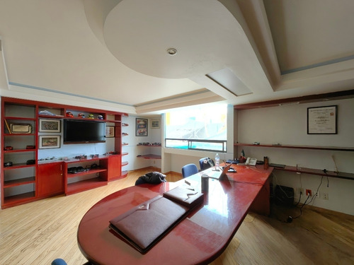 Casa Con Uso De Suelo Para Oficinas En Col. Acacias