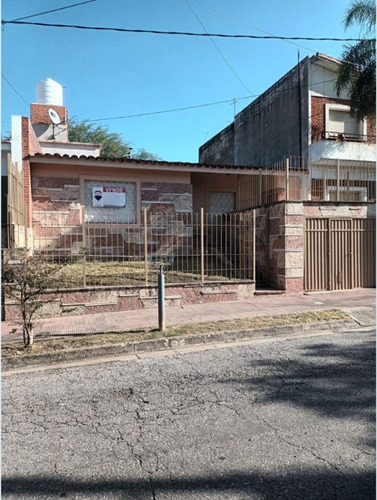 Venta Casa Dos Dormitorios Parque Velez Sarsfield