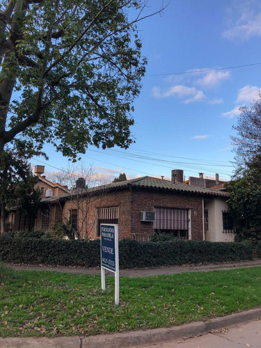 Imagen 1 de 10 de Casa - Barrio Parque Leloir