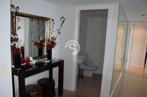 Apartamento En Mansa, 3 Dormitorios *- Ref: 4218