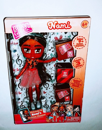 Muñeca Boxy Girls Nomi Con Accesorios 