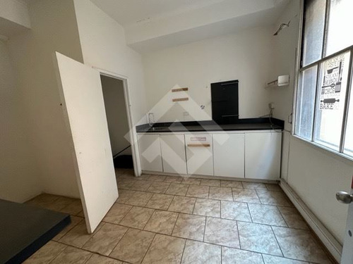 Gran Oficina En Venta En La Mejor Ubicación Del Centro Stgo