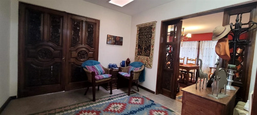 Casa En Venta De 7 Dorm. En Lo Barnechea