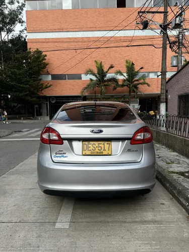Ford Fiesta 1.6 Hatchback Mecánica