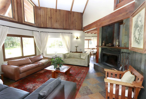 Excelente Casa En Angol, Ubicación Privilegiada.