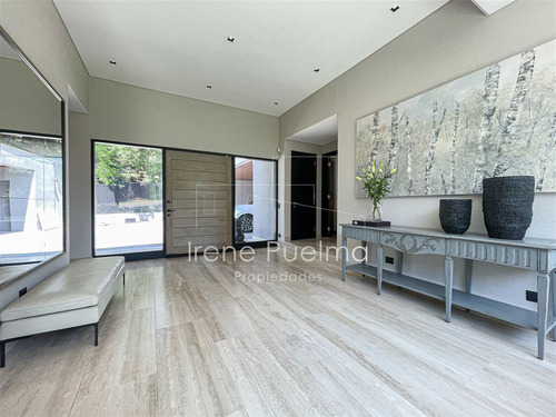 Vende Casa Impecable En Golf De Manquehue En Lo Barnechea