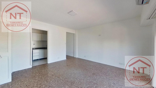 Departamento 2 Ambientes. Balcon Corrido. Piso Alto. Villa Del Parque. 58m