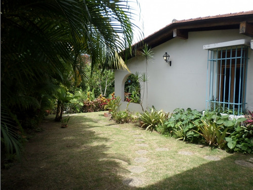 Casa En Venta En Lomas Del Mirador Caracas
