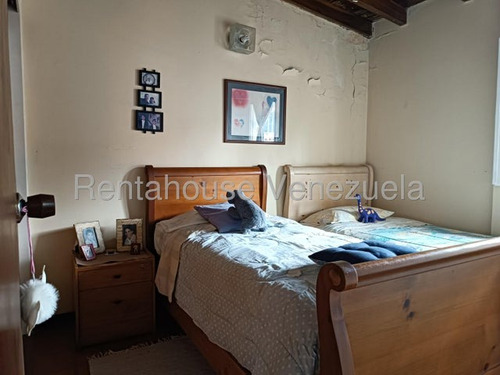 Leandro Manzano Casa En Venta, Santa Ines Mls #25-8929 As