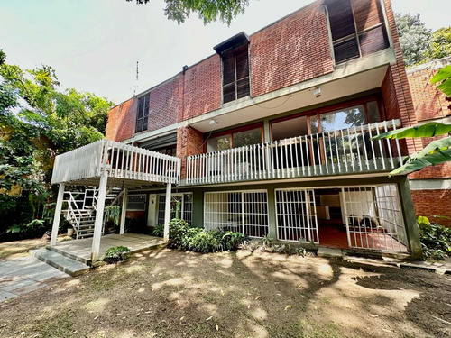 Se Vende Casa Bifamiliar 1.000m2 8h/6b/6p Altamira