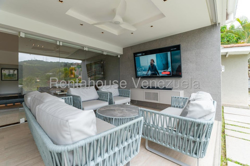 Se Ofrece En Venta Espectacular Y Hermosa Casa Quinta Ubicada En Los Geranios En El Hatillo