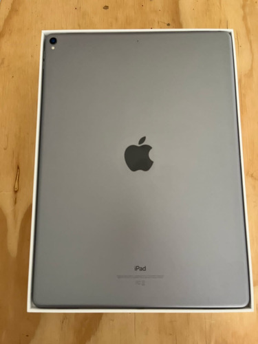 Apple iPad Pro 12.9'' 2da Generation Modelo Mqda2cl/a 64 Gb (Usado)