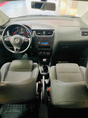 Volkswagen Suran 1.6 Highline 101cv 11c 2011
