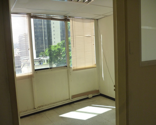 Imagen 12 de 17 de Rr Alquiler Oficina En La Campiña. Consta De 68m2,