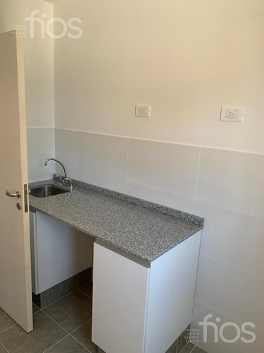 Venta-departamento -dos Dormitorios-cochera- Microcentro-