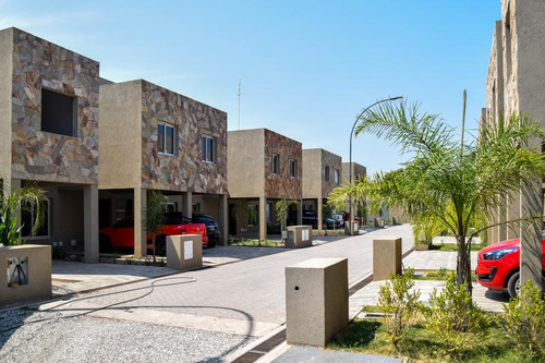 ***venta 3 Dor Zona Norte, Housing***