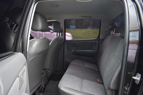 Imagen 2 de 7 de Toyota Hilux 3.0 Cd Srv Cuero I 171cv 4x4 2014