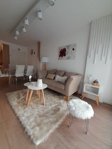 Departamento 3 Amb. Al Frente, Con Balcon Y Patio - Zona: Plaza Colon