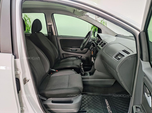 Volkswagen Fox Connect 1.6 Flex 8v 5p