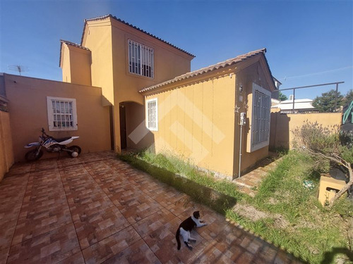 Casa En Venta De 3 Dorm. En San Bernardo Sm