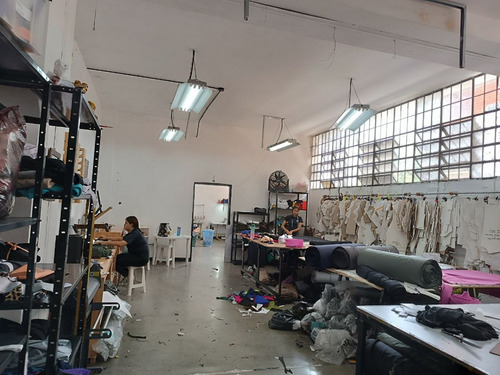 Alquiler De Local Industrial 110 Mts Los Cortijos