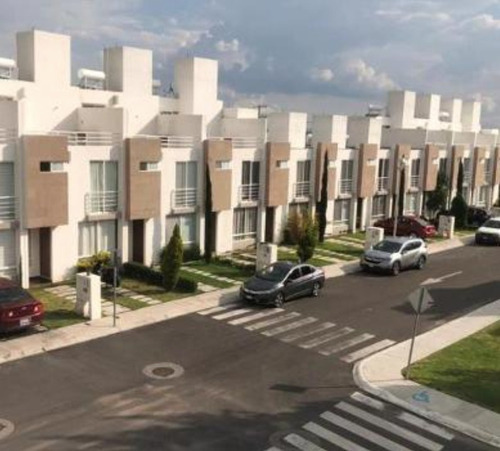 Casa En Venta, Recuperación Bancaria, Fraccionamiento Sonterra, Santiago De Queretaro , Queretaro. Laab2