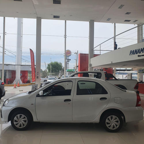Imagen 8 de 15 de Toyota Etios 1.5 4p Xls Pack 4at 2023