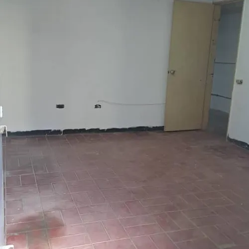 Local Av La Salle, Los Caobos
